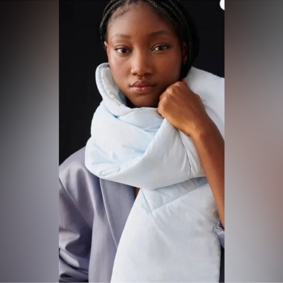 NWT Anthropologie Maeve Puffer Scarf / OSFA / Accessory - Picture 4 of 6